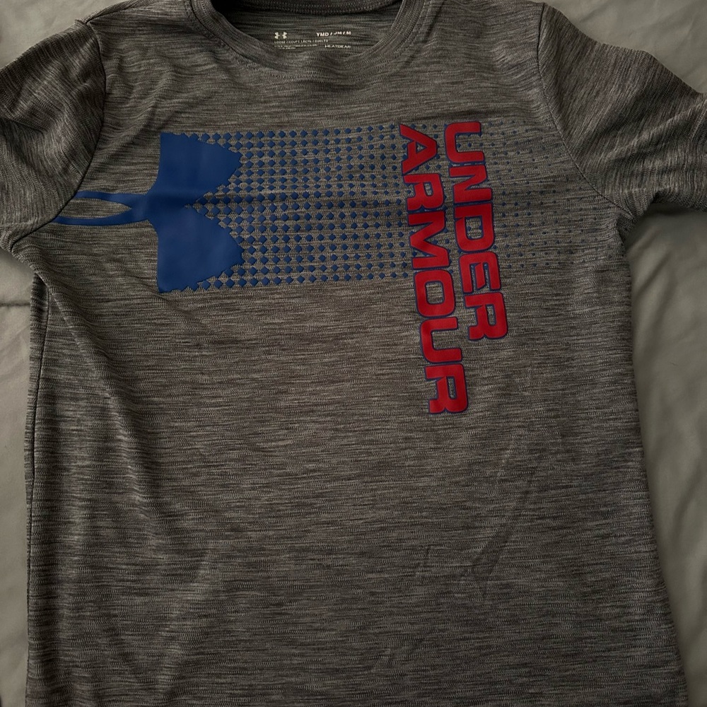 Boys UA tshirt